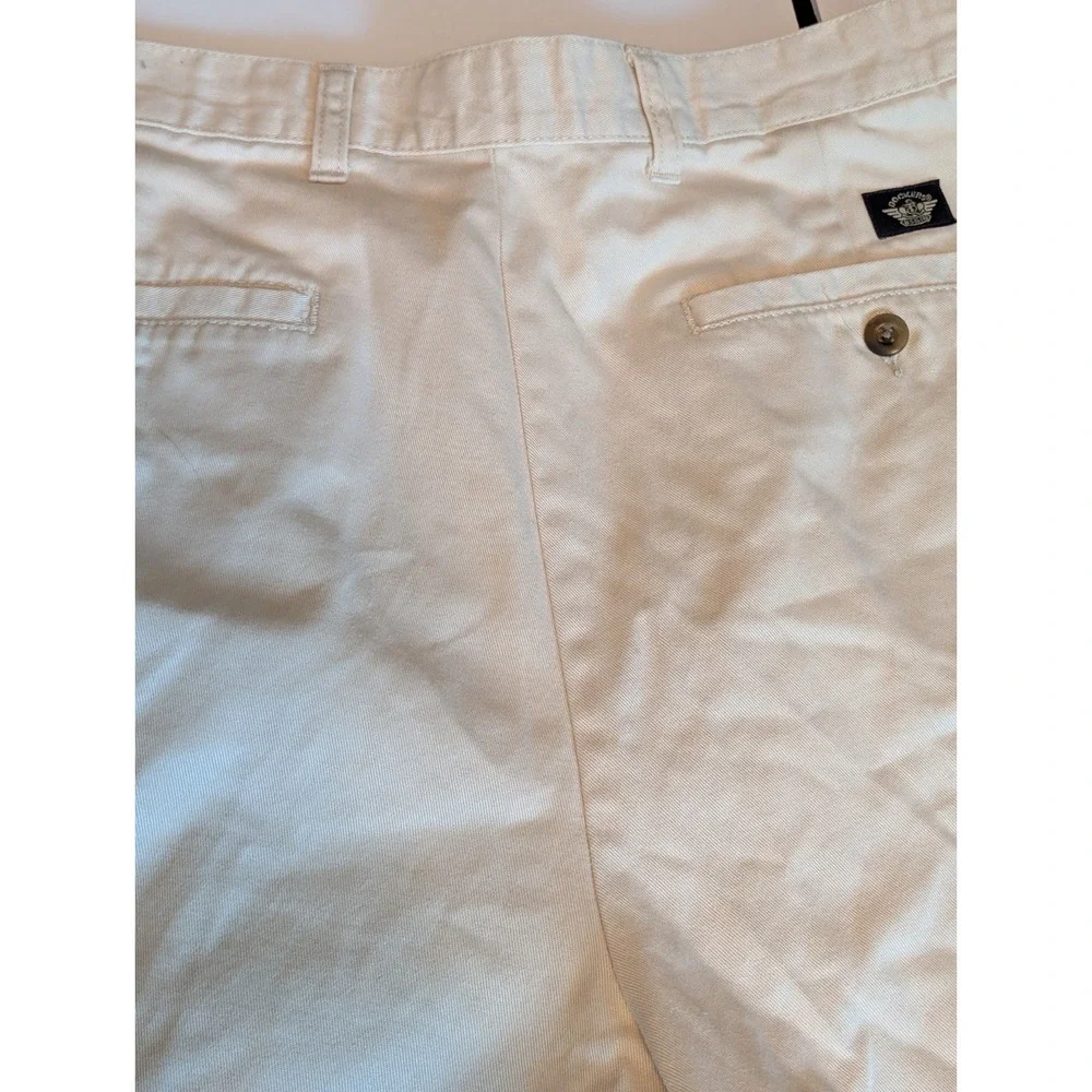 Men's Dockers Khakis shorts size 33